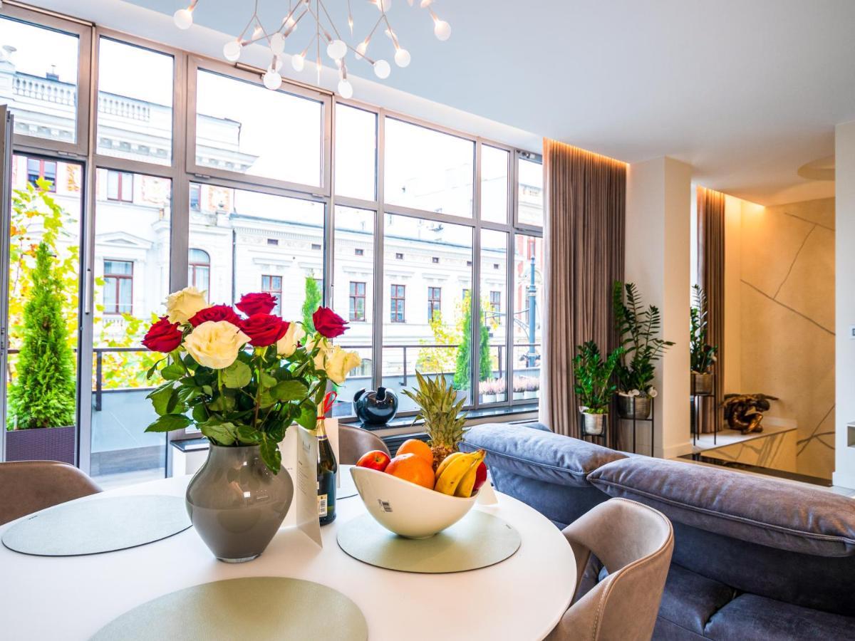Pietryna Apartments Luxury - Sauna , Jacuzzi , Bezposrednio Przy Ul Piotrkowskiej วูดช์ ภายนอก รูปภาพ