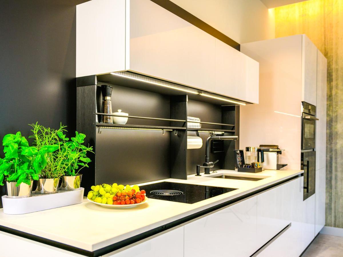 Pietryna Apartments Luxury - Sauna , Jacuzzi , Bezposrednio Przy Ul Piotrkowskiej วูดช์ ภายนอก รูปภาพ